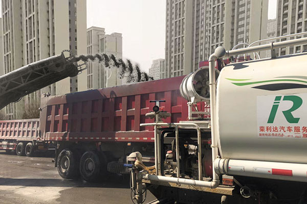 挖掘機(jī)租賃要考慮期限、費(fèi)用等事項(xiàng)